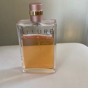 CHANEL Allure perfume